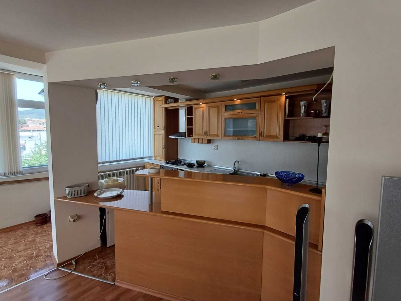 Продава се Тристаен апартамент в Шумен, Пазара - 156 кв.м за 1095 €/кв.м - Снимка #10