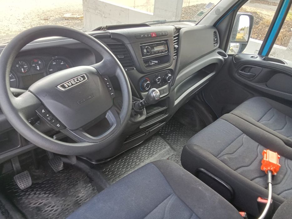 Iveco basculabil pe 3 parti