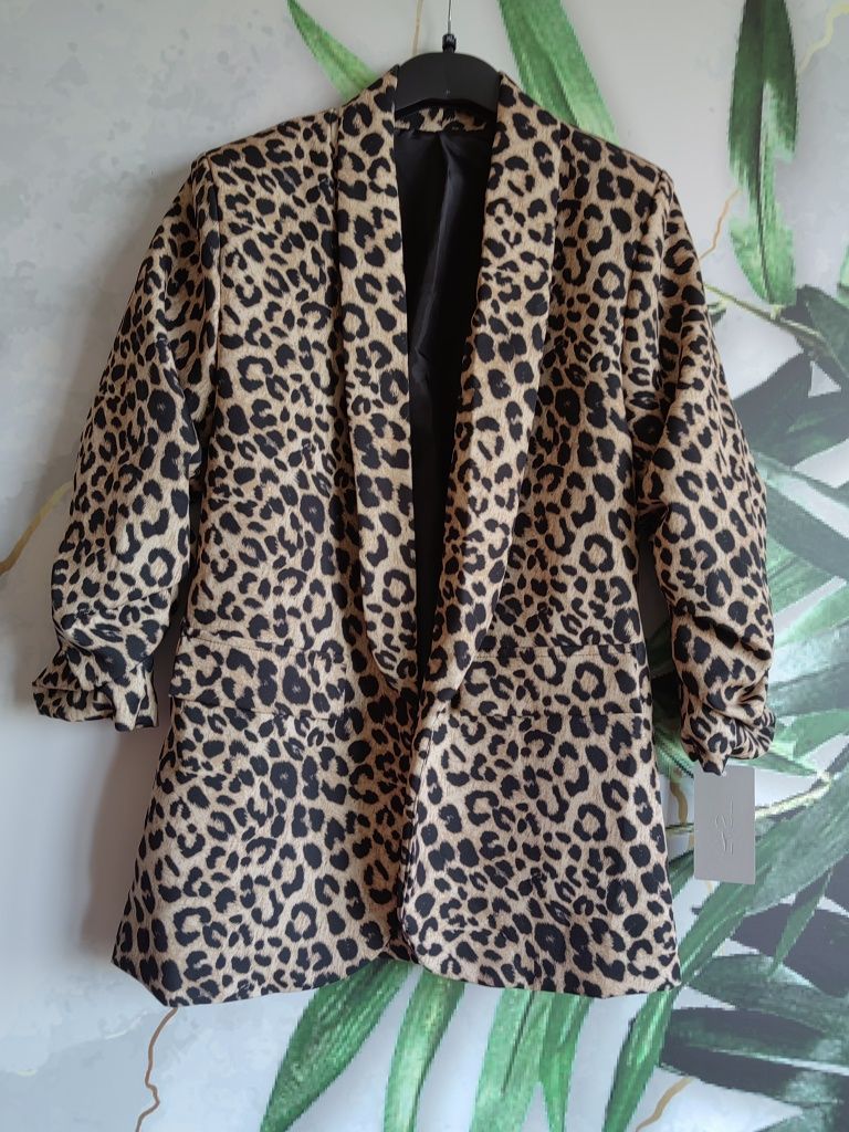 Sacou Animal print,nou cu eticheta Italia marime universala S M L