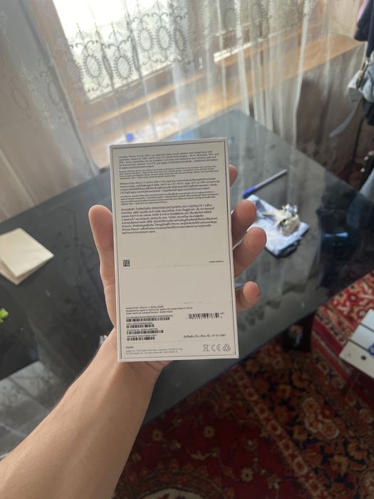 Iphone 11 karobkasini o’zi