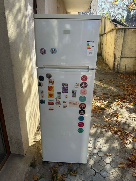 Vând frigider stare buna