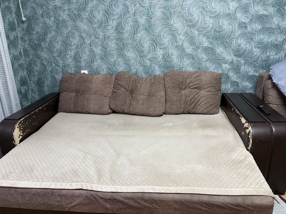 Продам диван и кресло кровать. В хорошем состоянии.