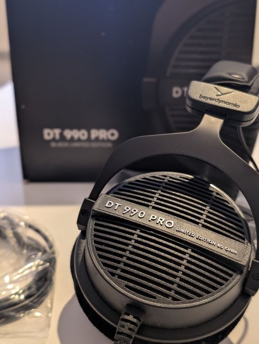 Casti profesionale Beyerdynamic dt990 pro limited black edition