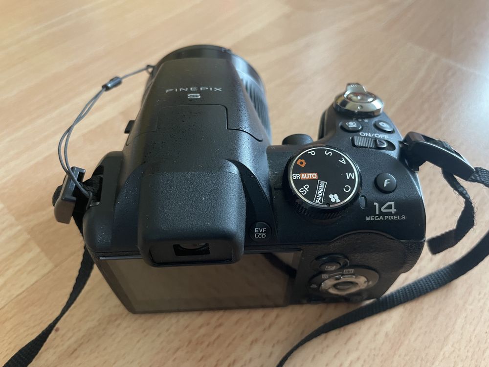 Fujifilm S3300/Фотоапарат Фуджифилм/14megapixels
