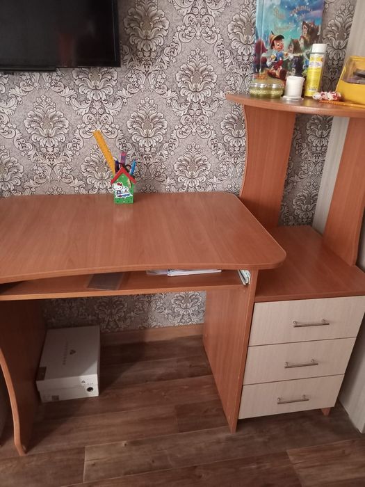 Рабочий стол для дома