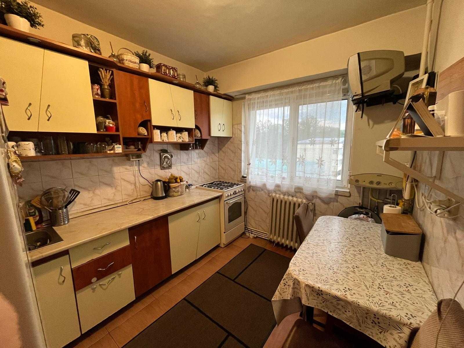 Apartament 3 camere ultracentral, decomandat, et 4/4Campulung Arges