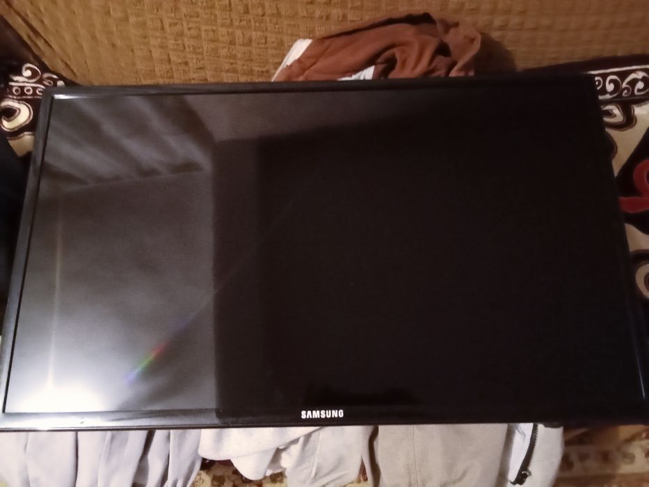 Продам телевизор samsung 35.000 плюс приставка