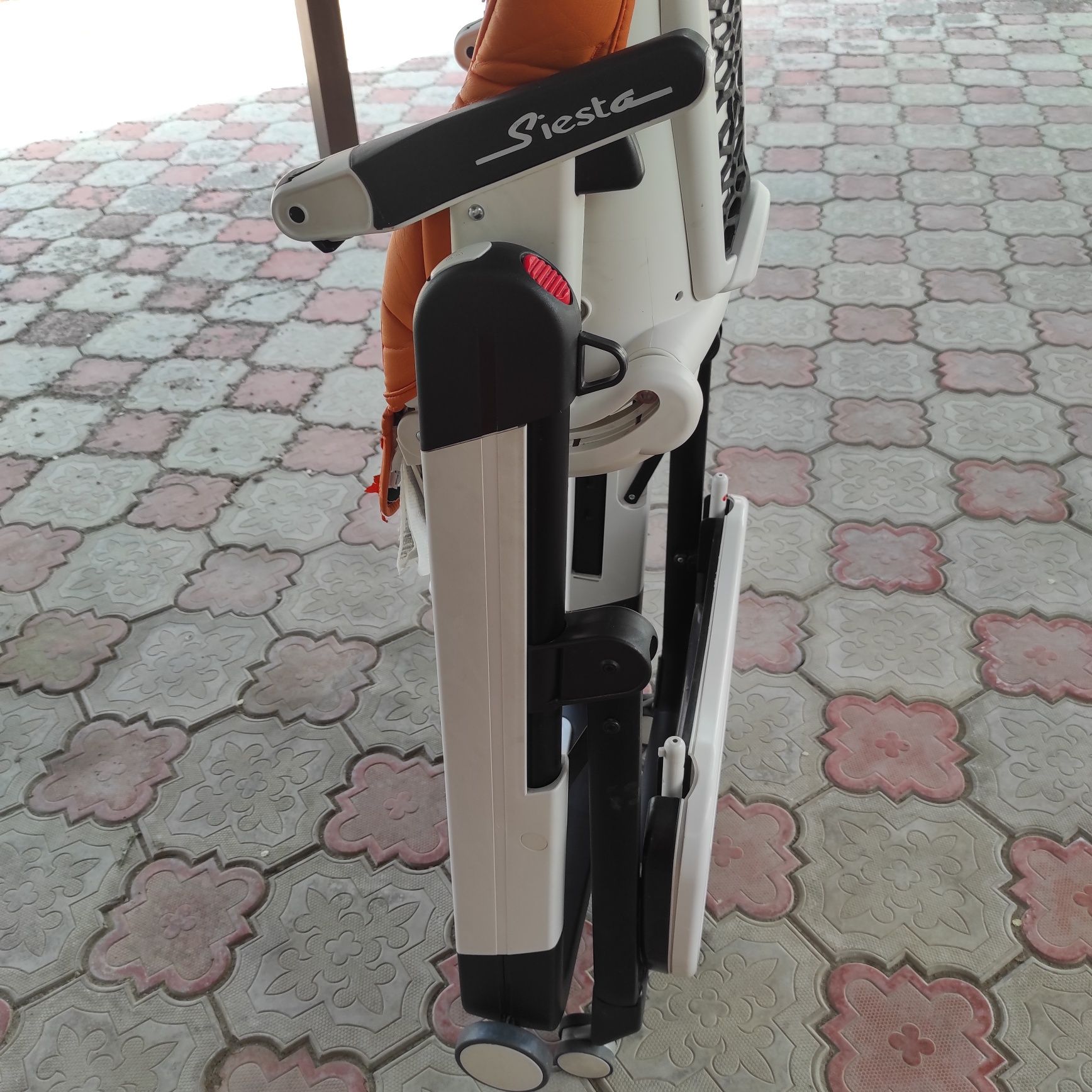 Стульчик для кормления Peg-Perego