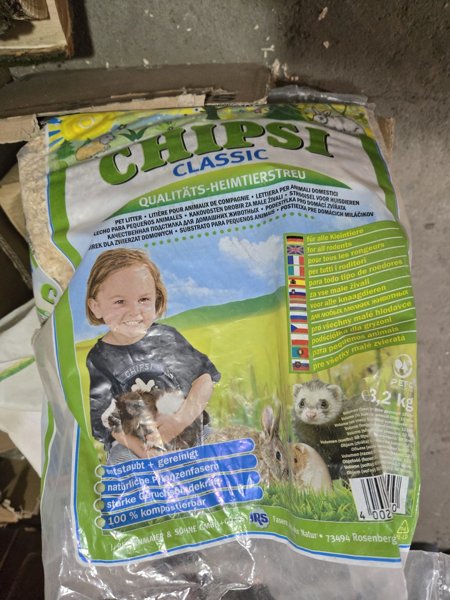 Familie completă de Chinchilla – cușcă + accesorii incluse!