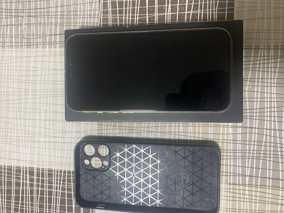 Продам айфон 11-128 айфон 12-128 про