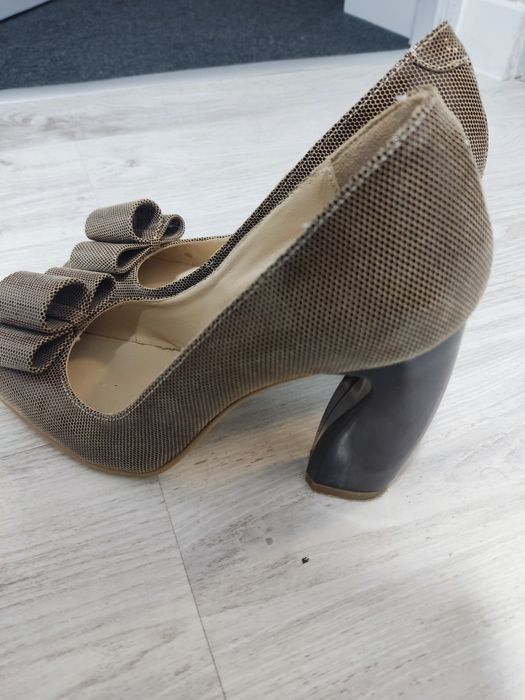 Pantofi de piele naturală - mărimea 39