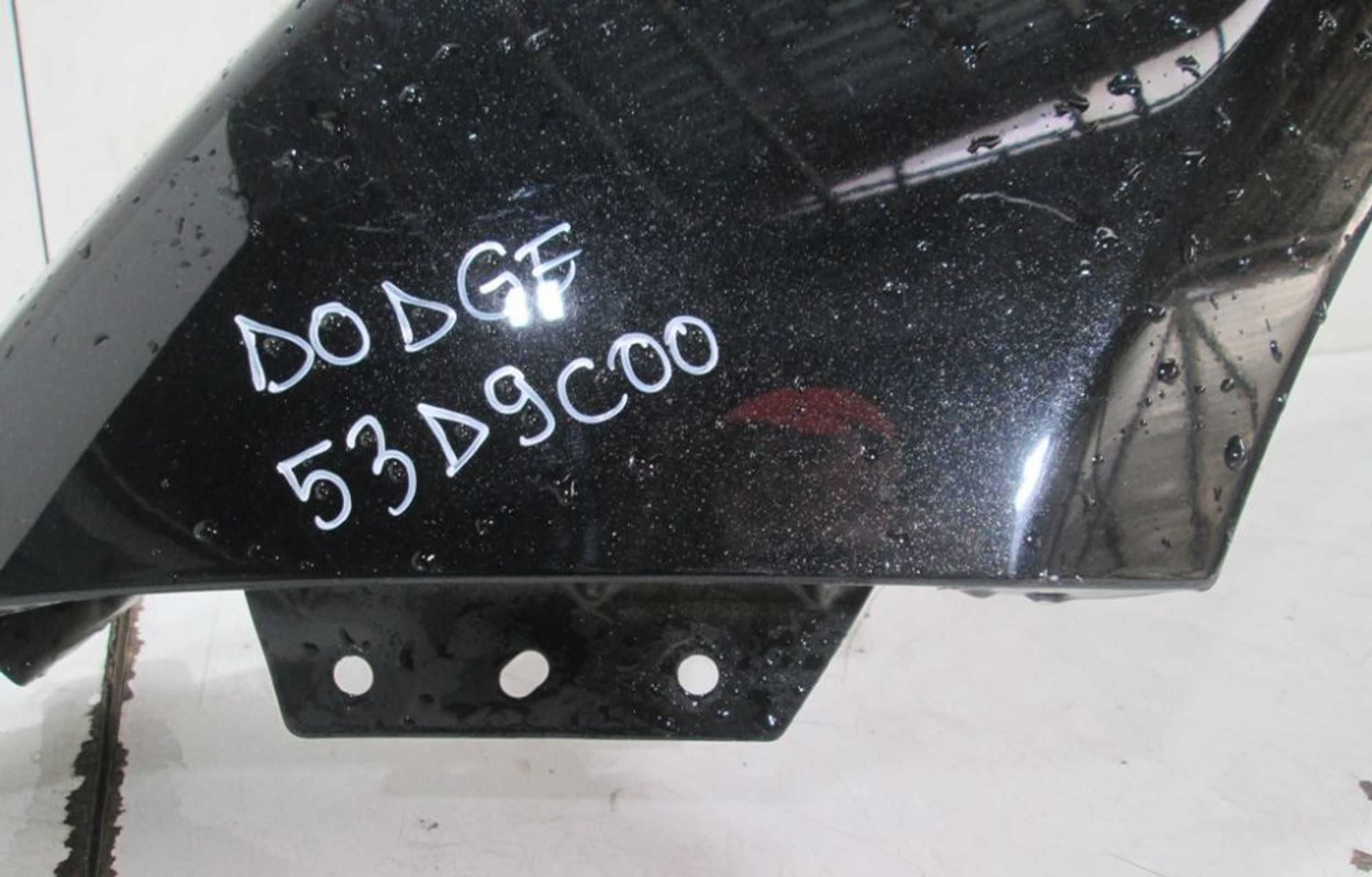 Оригинален ляв калник за Dodge Challenger 2008 - 2023