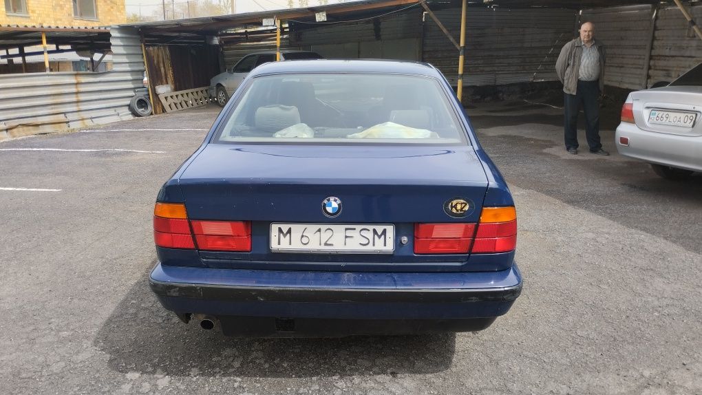 Продам BMW 520I M20B20