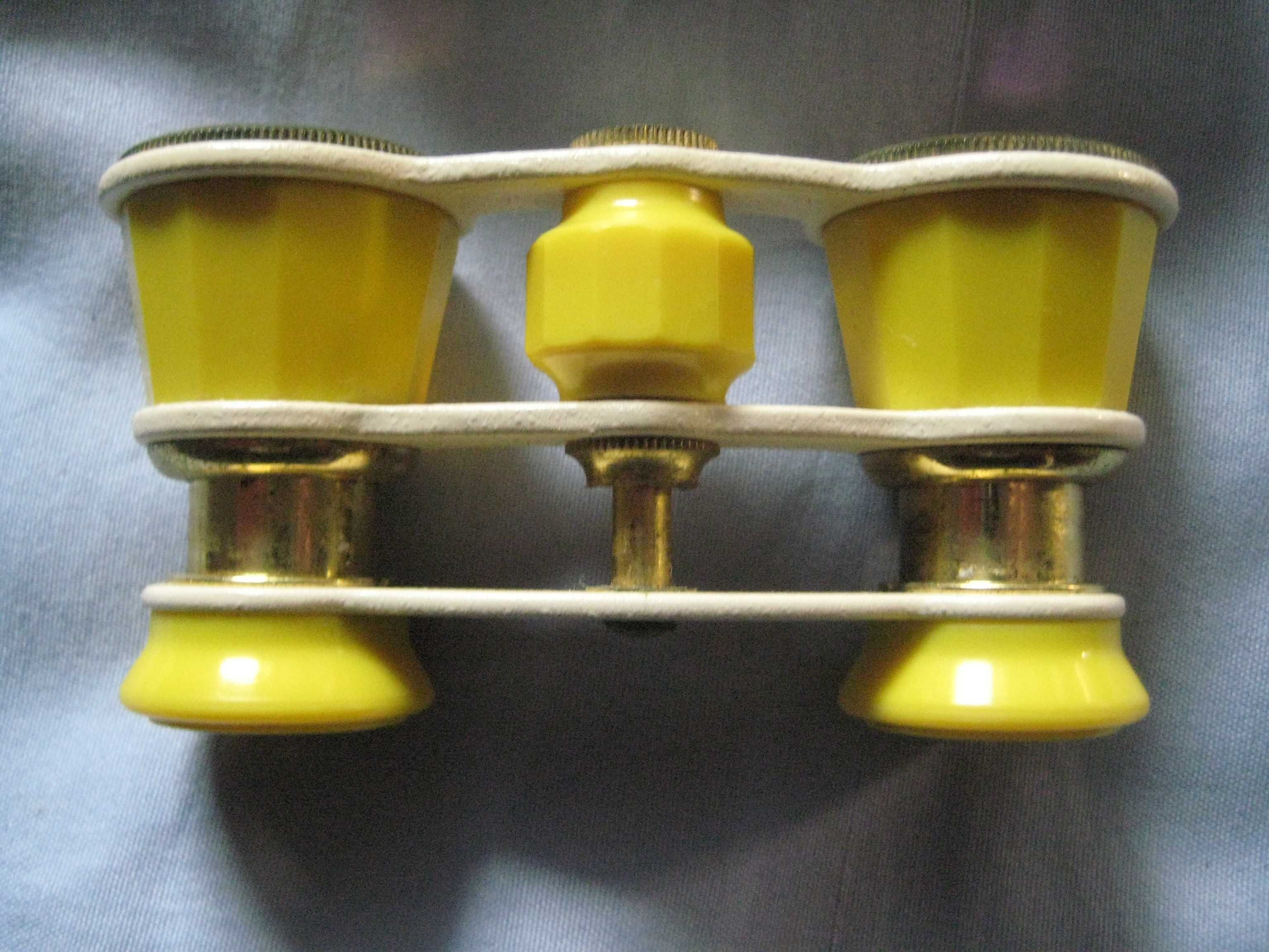 Продавам театрален бинокъл MADE IN USSR лимитиран жълт