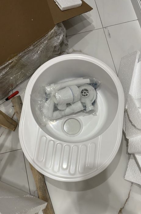 Новая мойка раковина.