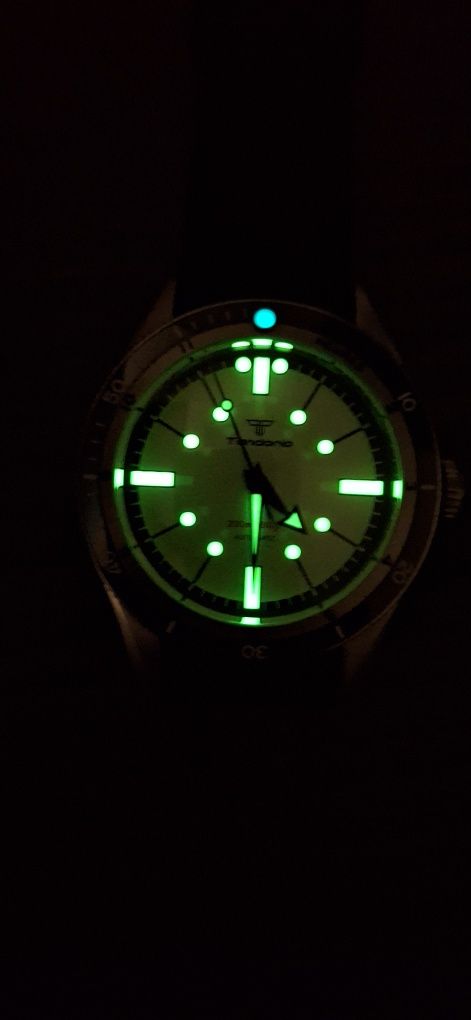 Nou. Ceas automatic.