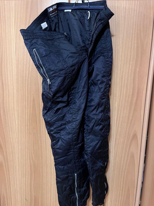 Echipament de iarna (helanca, geaca si pantaloni) si skiuri