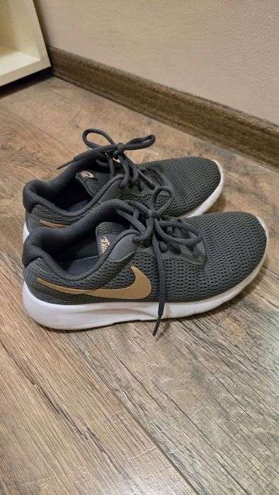 Дамски Найк 36 номер