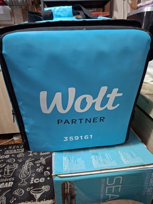Geanta curier WOLT