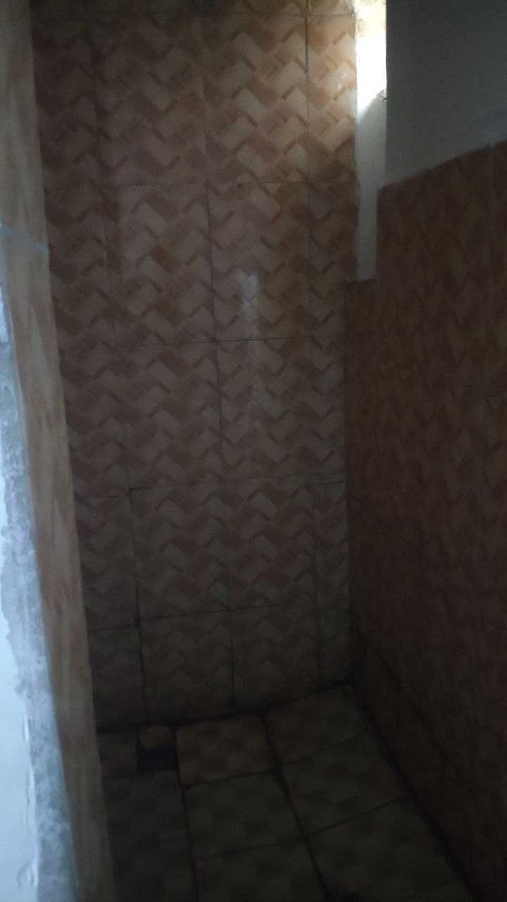 Uyimi yarimini sotaman 4 sotx chiqadi 2 xonasi bilan birga i katol xon