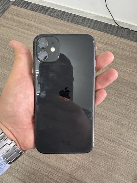 IPHONE 11 почти новый