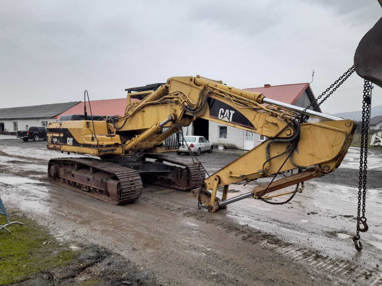 Dezmembrez excavator pe senile Caterpillar 325BL