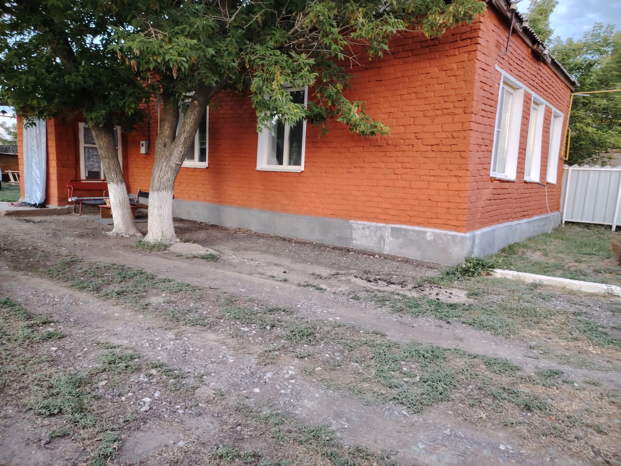 Продаём дом с мебель в п. Переметном.