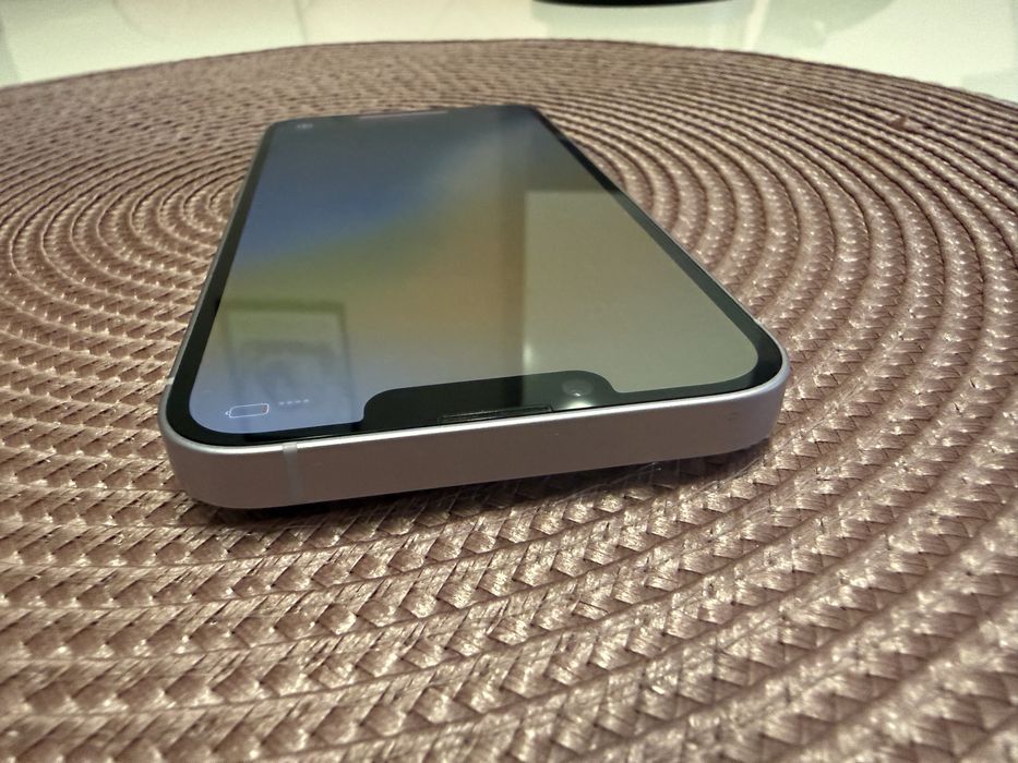 Продавам айфон 14 128GB 85% живот на батерията