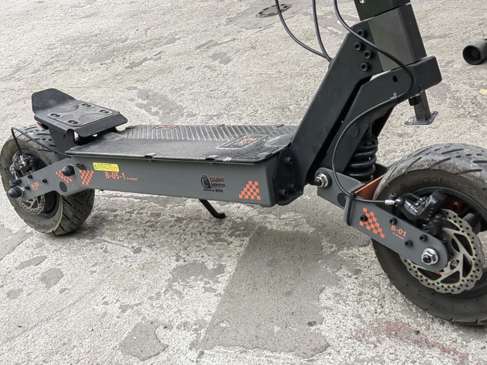 Мощна електрическа тротинетка 2000W отлична G4