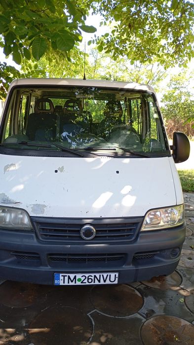 Fiat Ducato 2,2, alb in 4 uși in stare buna