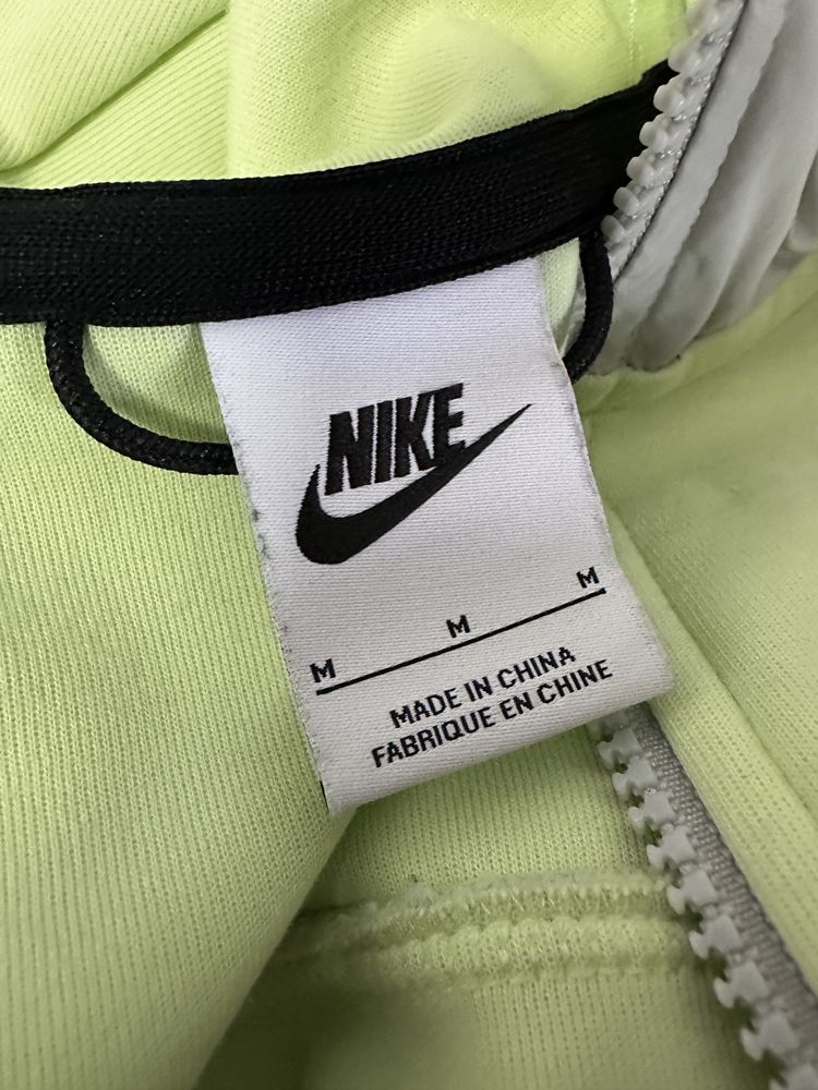 Nike tech fleece