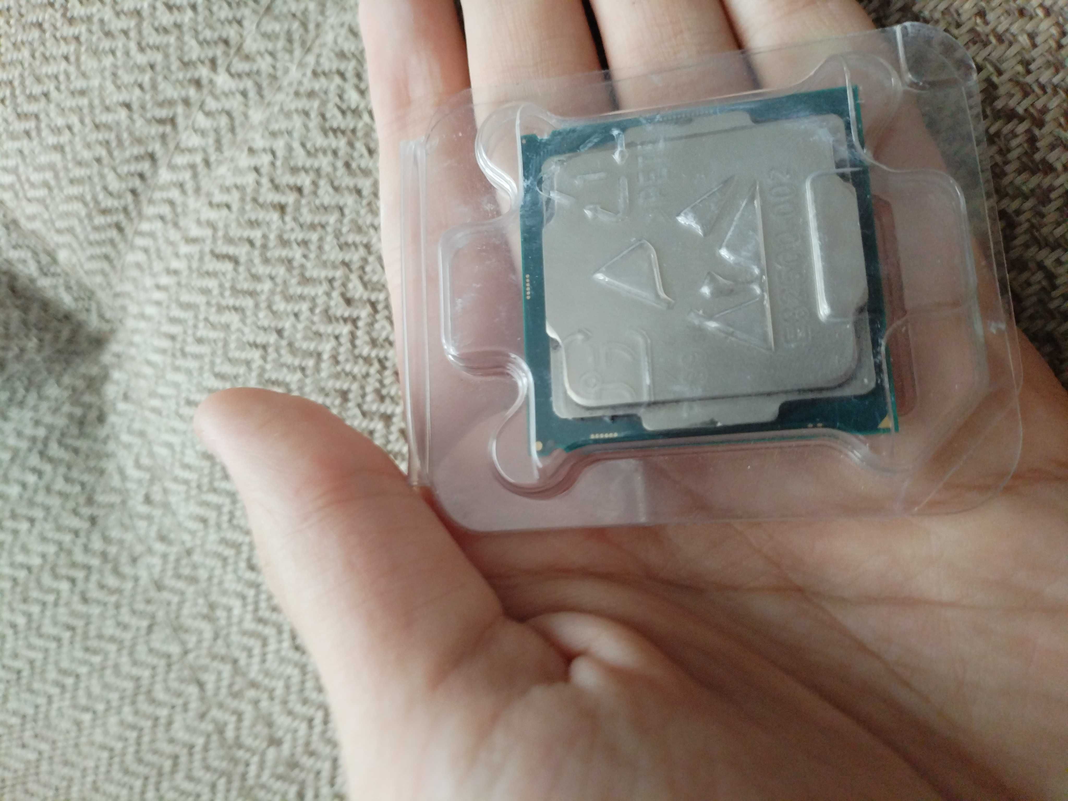 Процессор Intel Celeron G3930