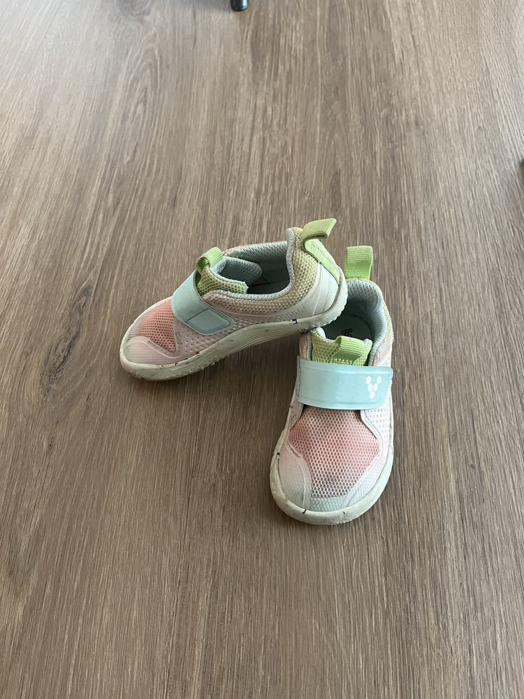Vivobarefoot боси обувки за момиче