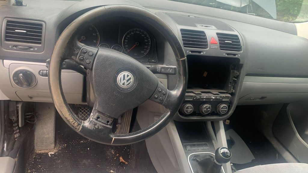 Dezmembrez Volkswagen VW Jetta 1.4 TSI BMY cutie JXP