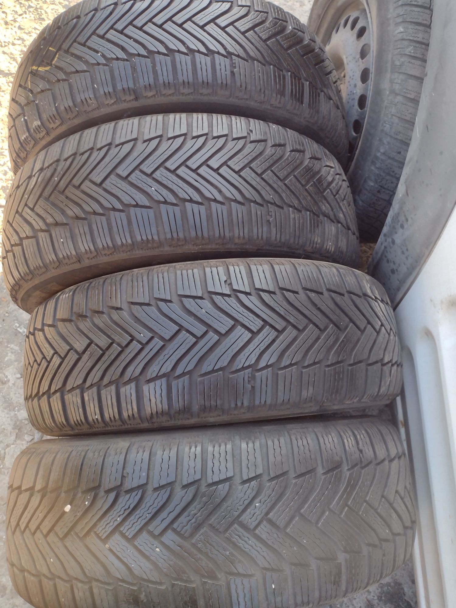Перфектни 4бр.205/55/16 Michelin Alpin 6 dot2722