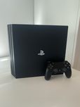 PlayStation 4 Pro с 1 контролер и 2 игри + Волан с педали