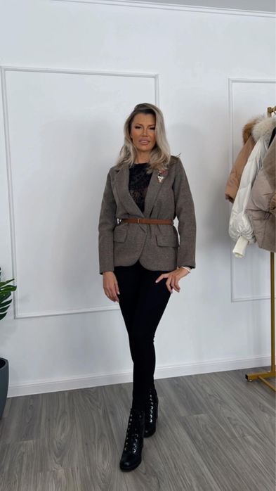 Sacou dama marime S-M din material potrivit sezonilui rece