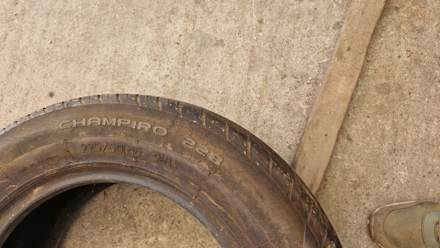 225 60 16 Champiro 4 anvelope vara M S