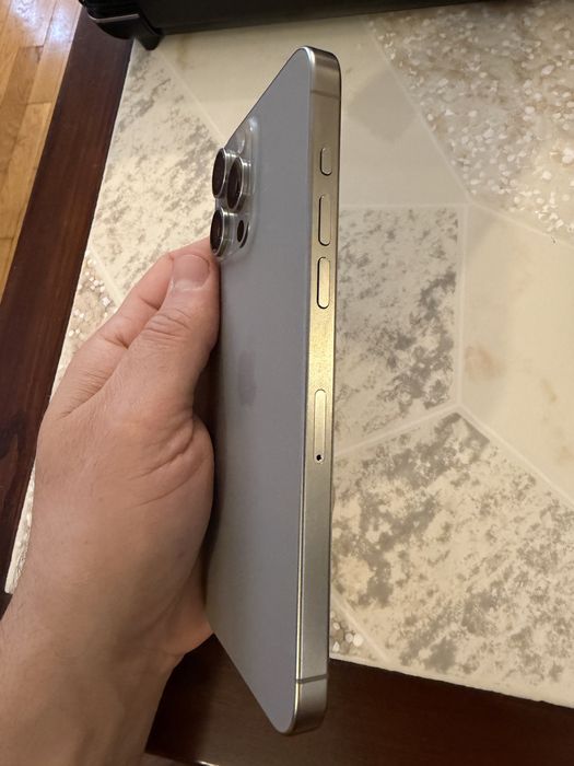 Iphone 15 pro max natural titanium