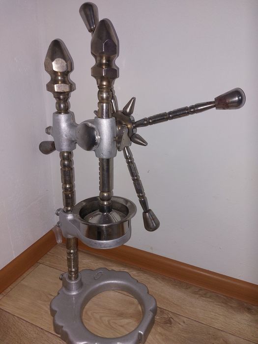 Соковыжималка в отличном состоянии