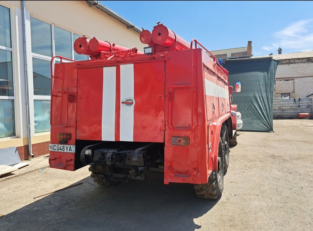 Пожарный автомобиль Урал 
Колесная формула 6x6

Число мест боевого рас