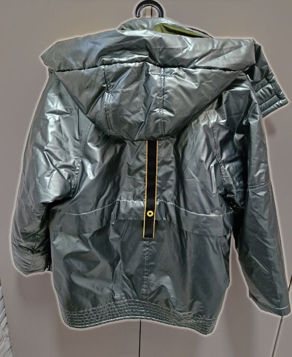 Куртка на девочку рост 140-146см