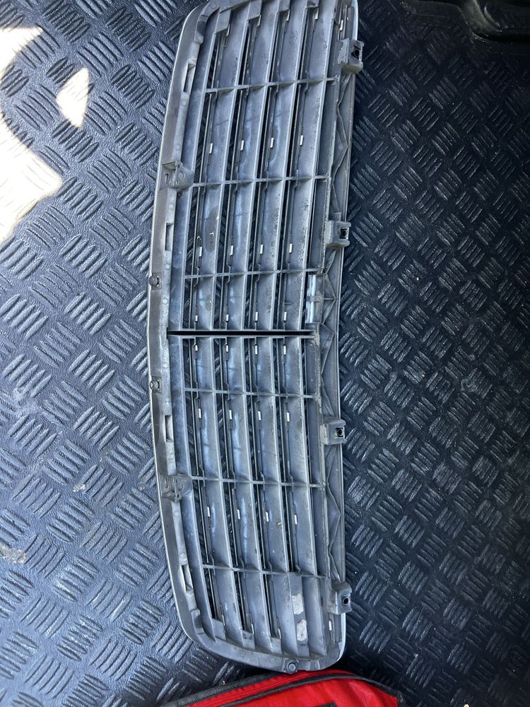 Решетка за Мерцедес w211 2006