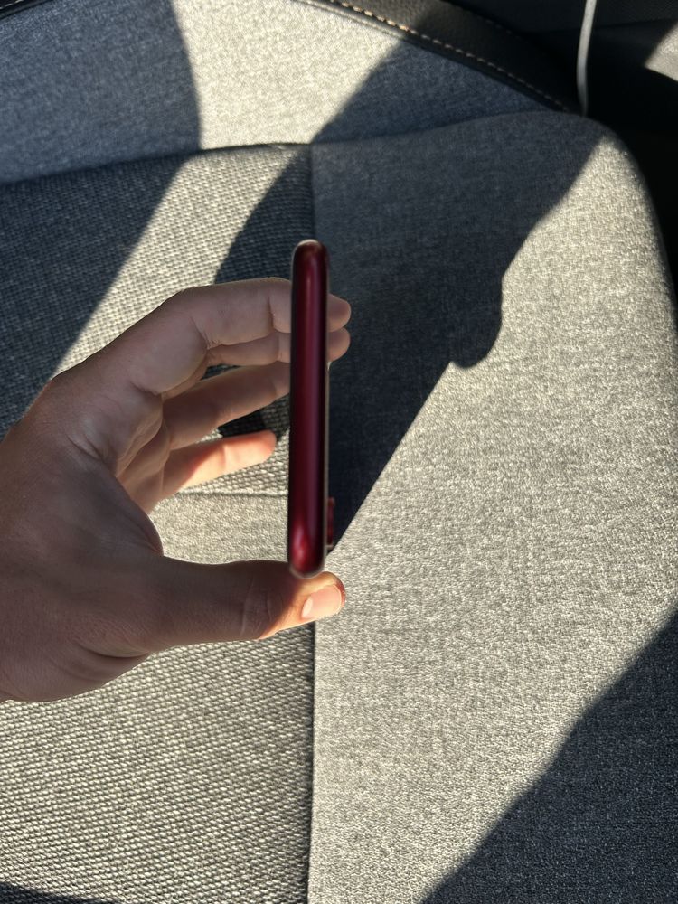 iPhone XR [128 GB]- отлично състояние!!