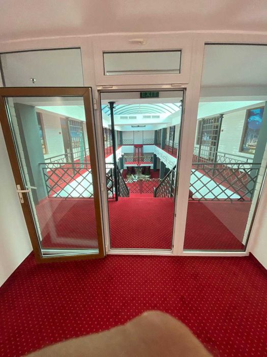 Vand spatiu comercial (complex comercial) Central