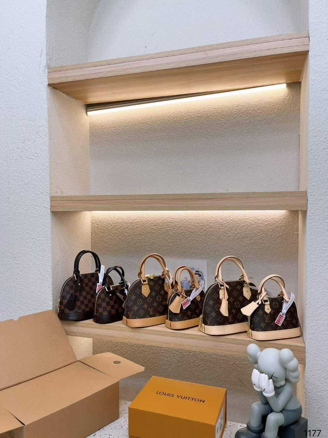 Geanta de mana dama Louis Vuitton LV 3423-456