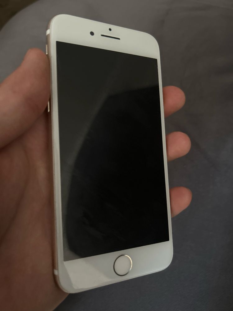 Продам срочно iphone 7