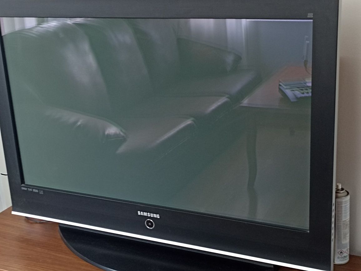 Телевизор LCD за части с проблем в звуковата карта