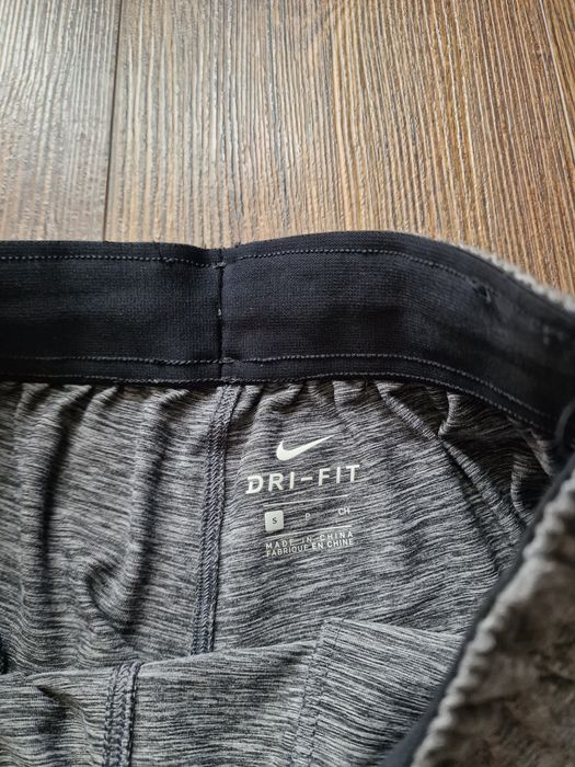 Страхотно мъжко спортно долнище NIKE  размер S