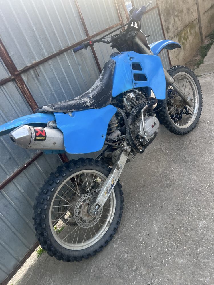 De vanzare cross